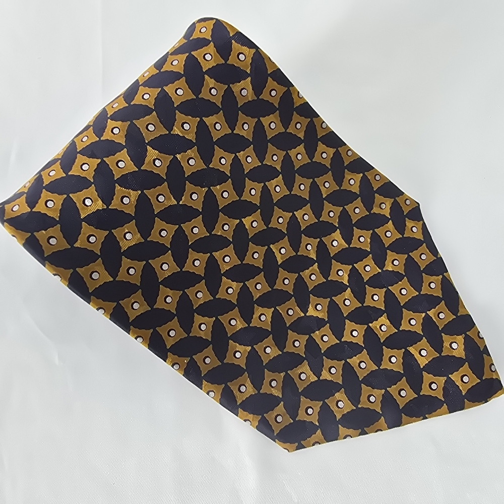 Giorgio Armani Geometric Patterned Tie in Black‎ and Gold
